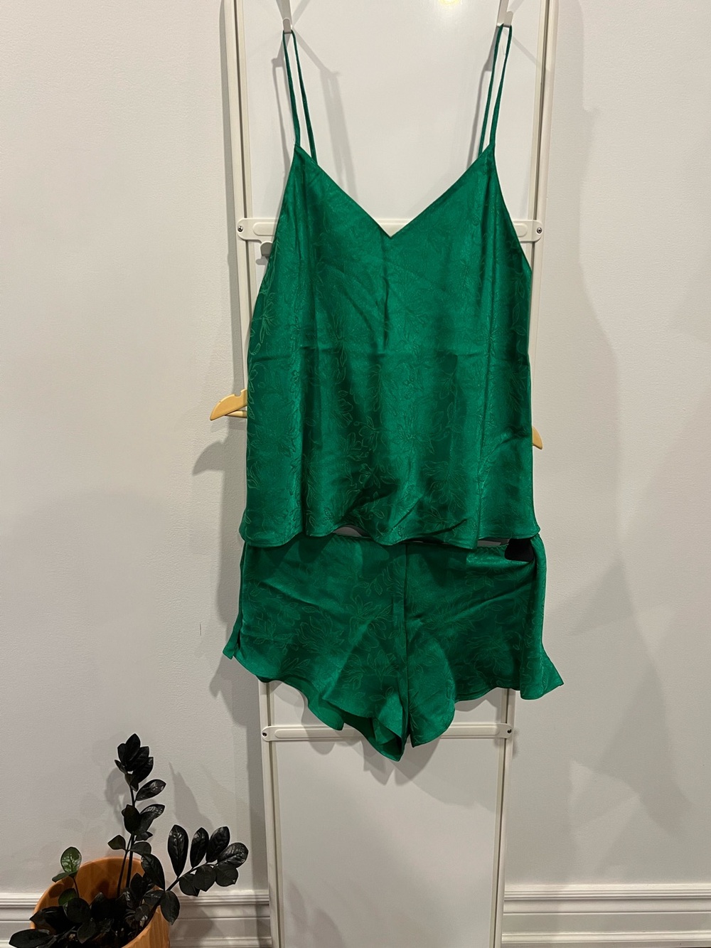 Victoria’s Secret Green Draped Back Jacquard Cami Set NWT